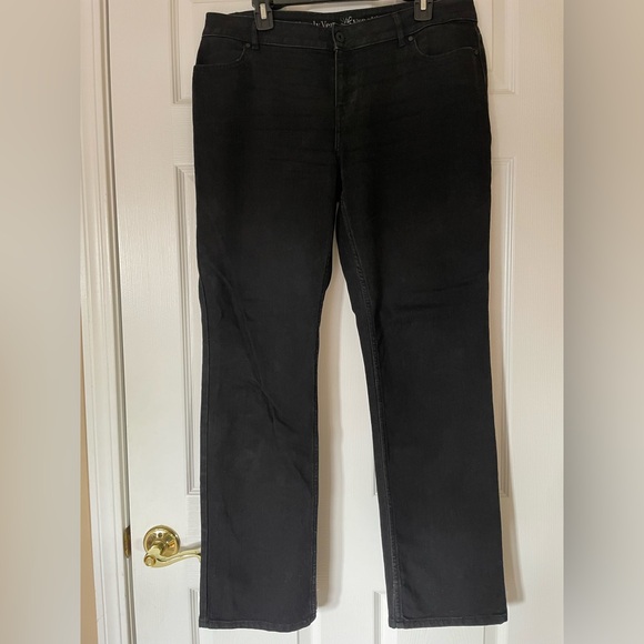 Simply Vera Vera Wang Denim - Simply Vera Vera Wang Black Denim Jeans – Slim Straight, Mid-Rise ✨